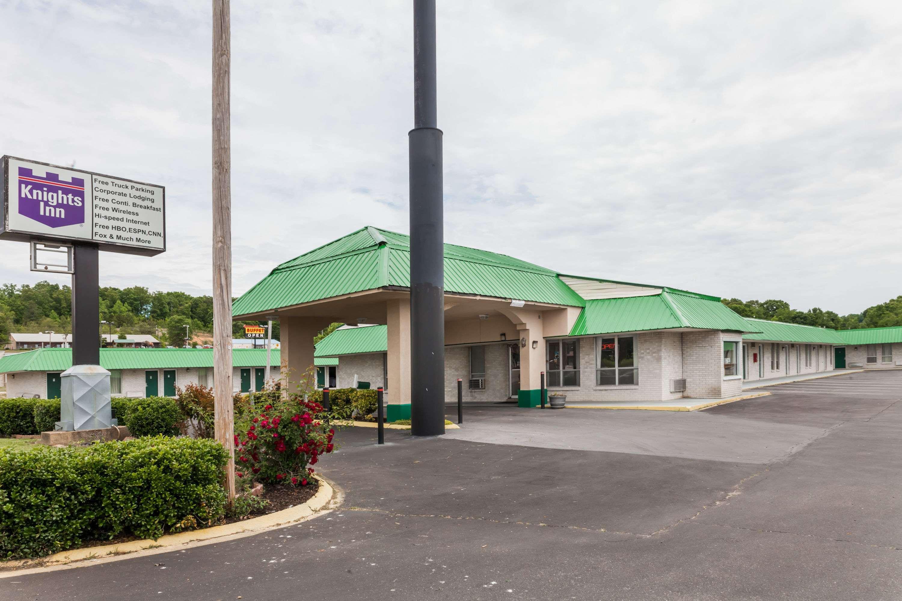 Knights Inn Hurricane Mills 1/29