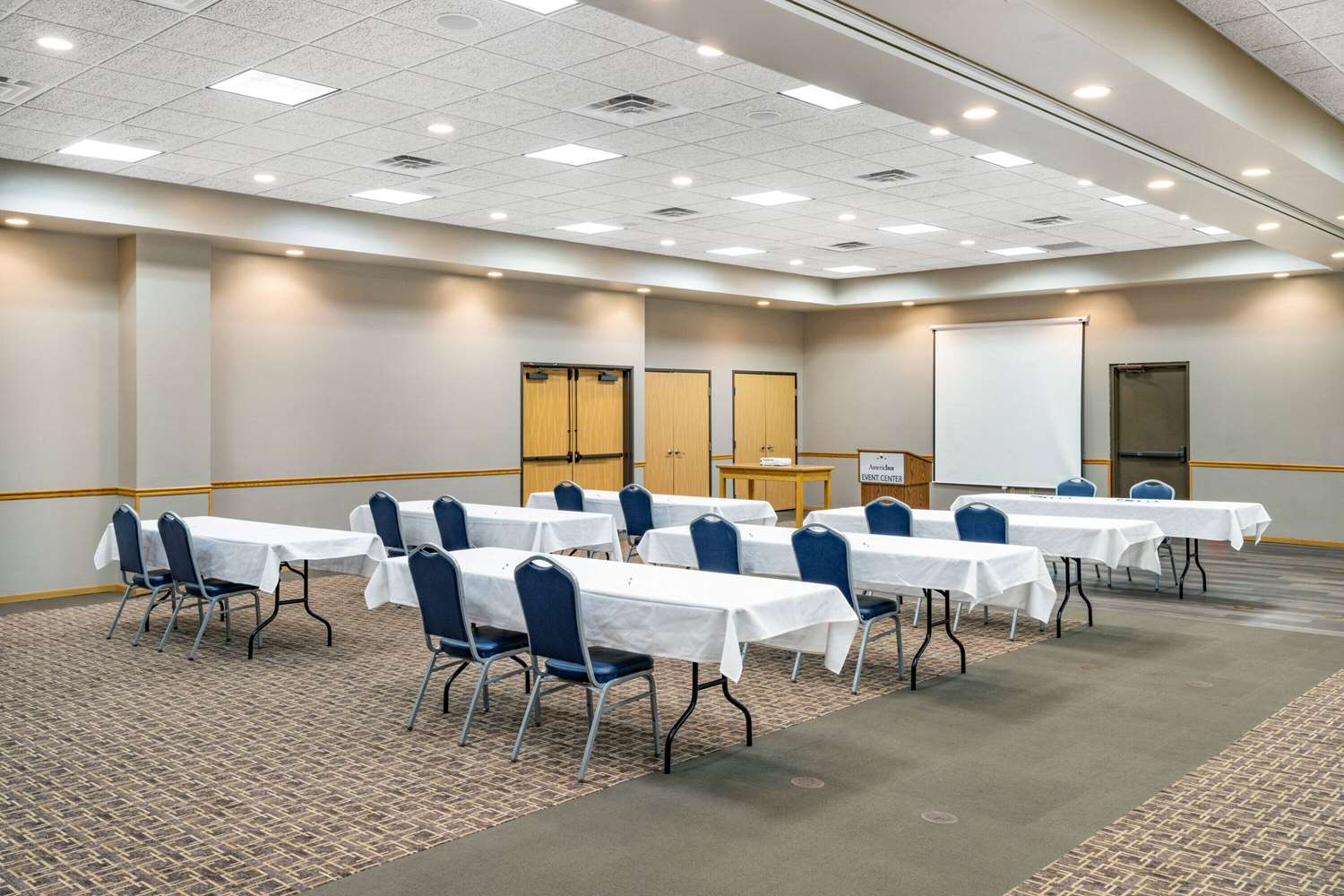 AmericInn by Wyndham Aberdeen Event Center 49/61