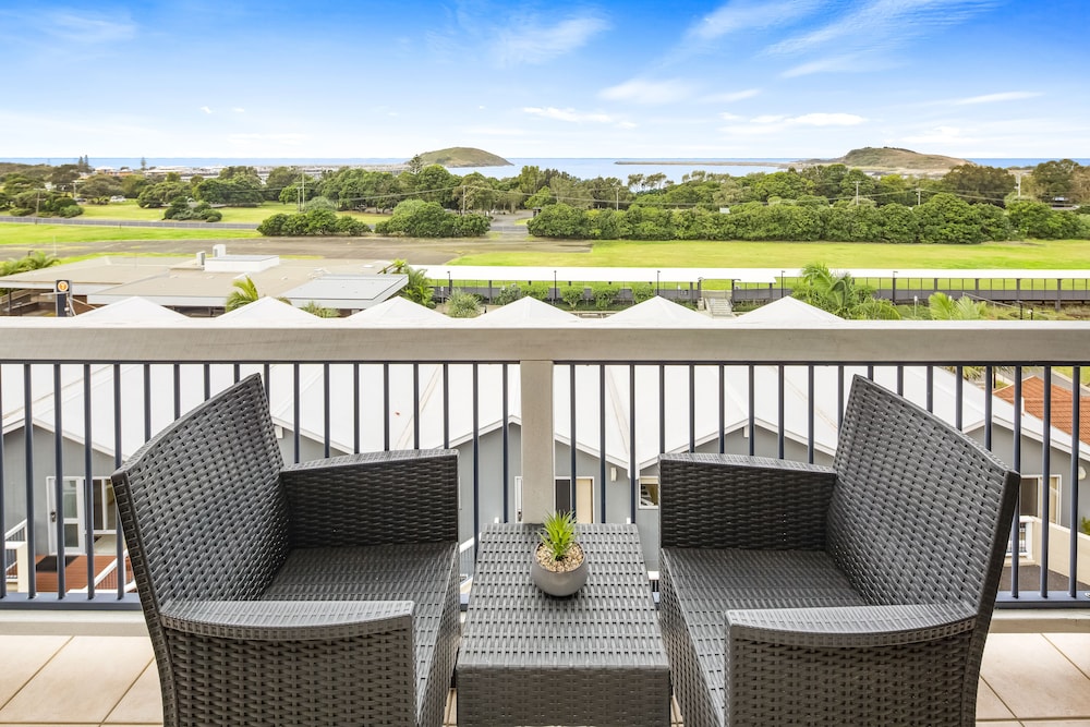 THE OBSERVATORY HOLIDAY APARTMENTS 35/40