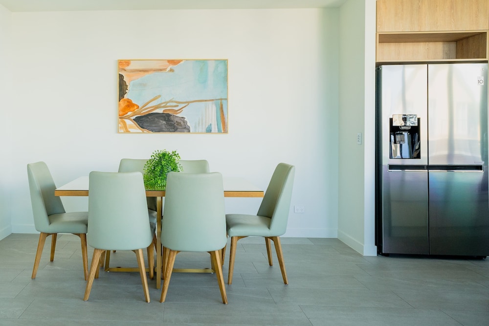 Vue Broadbeach 36/49