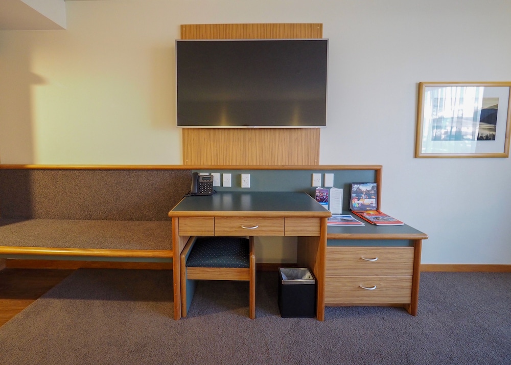 Swiss-Belresort and Villas Coronet Peak 56/65