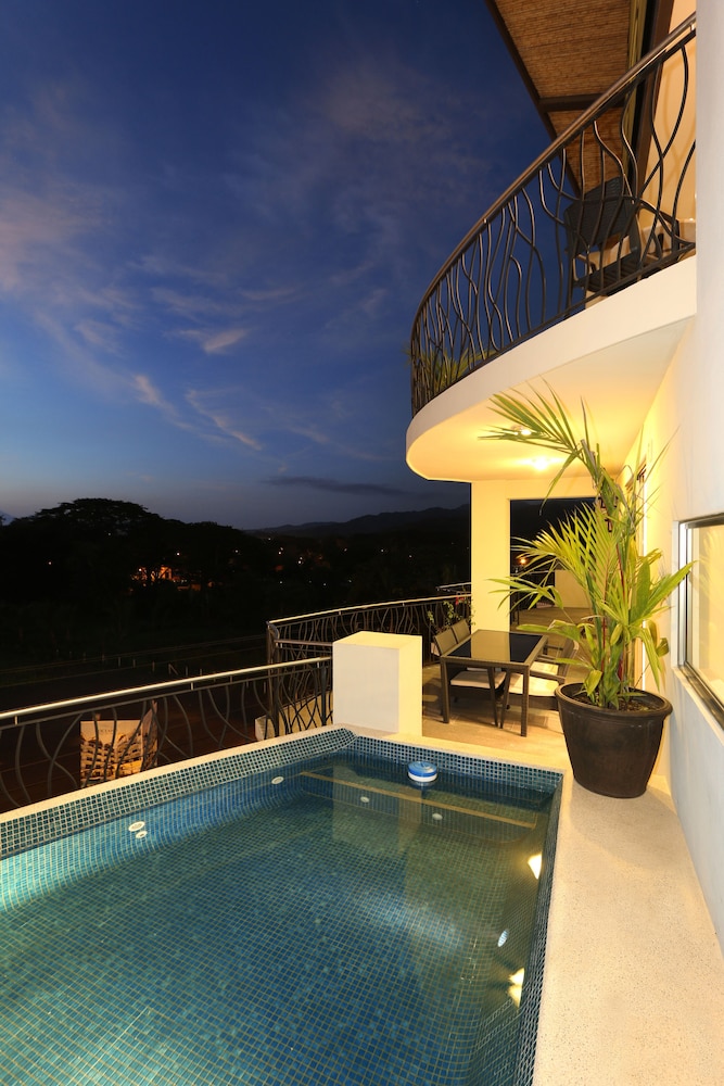 Sky Penthouses At Oceano 49/50