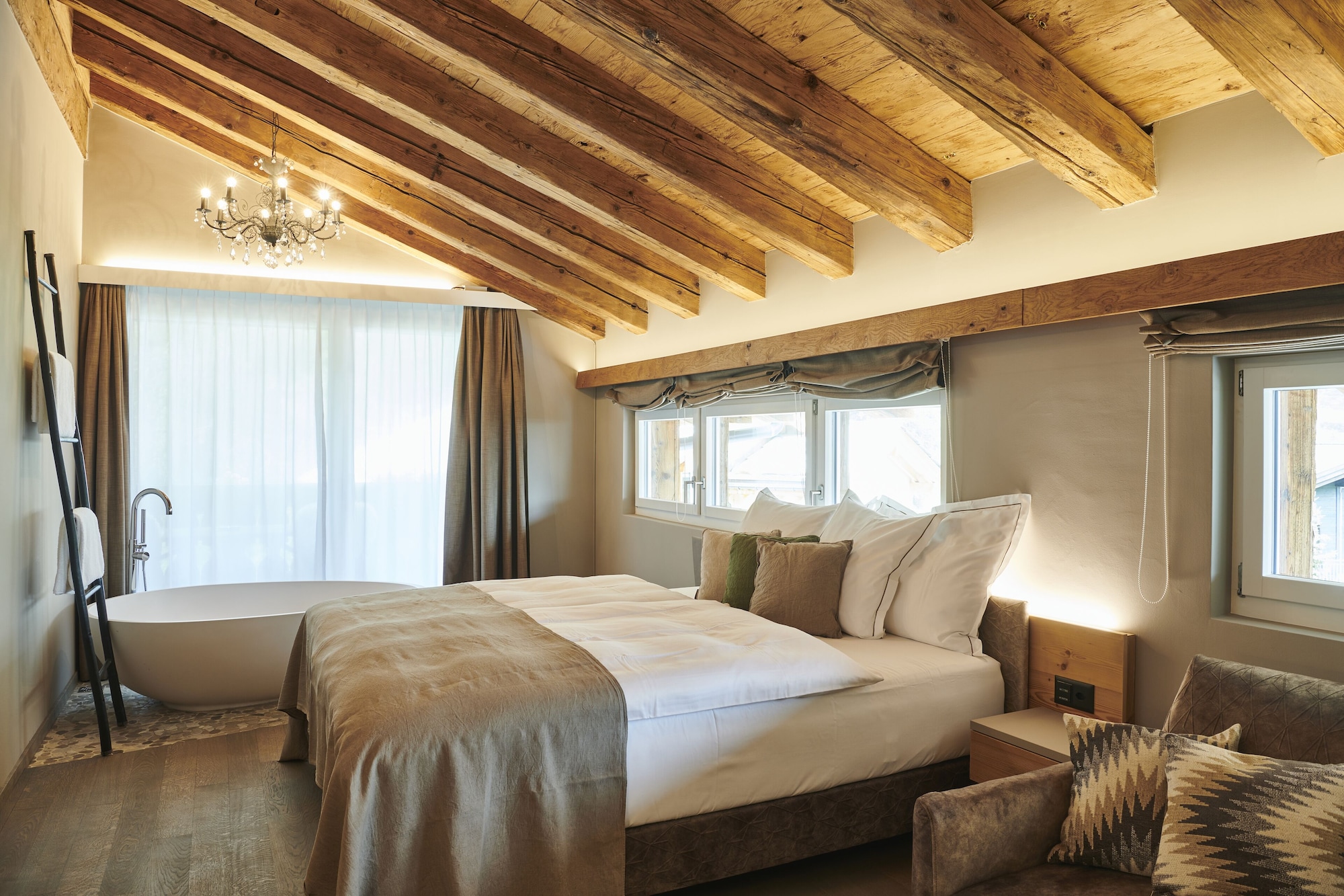 SPA, DOUBLE BED, MOUNTAIN VIEW