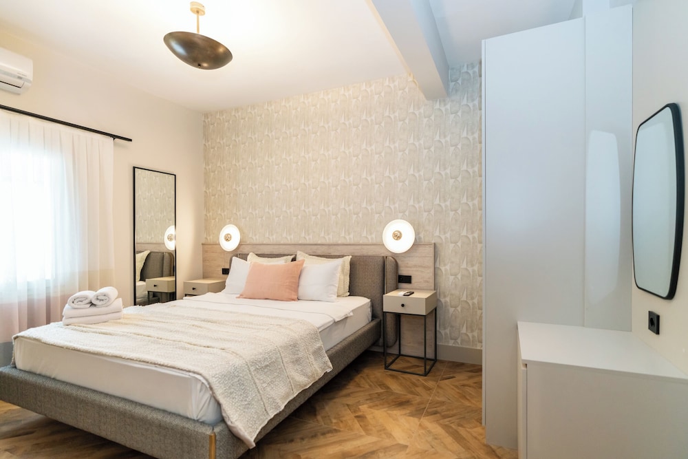 The Hotel 48 29/49