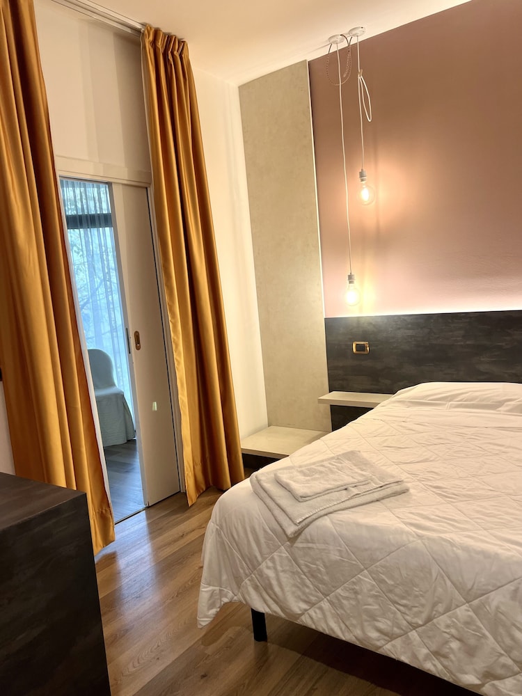 Hotel Joli 13/68