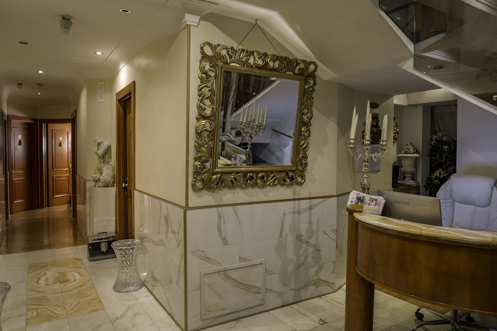 Luxury Rooms H 2000 Roma 3/53