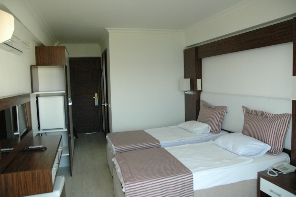 Standard, Sea View