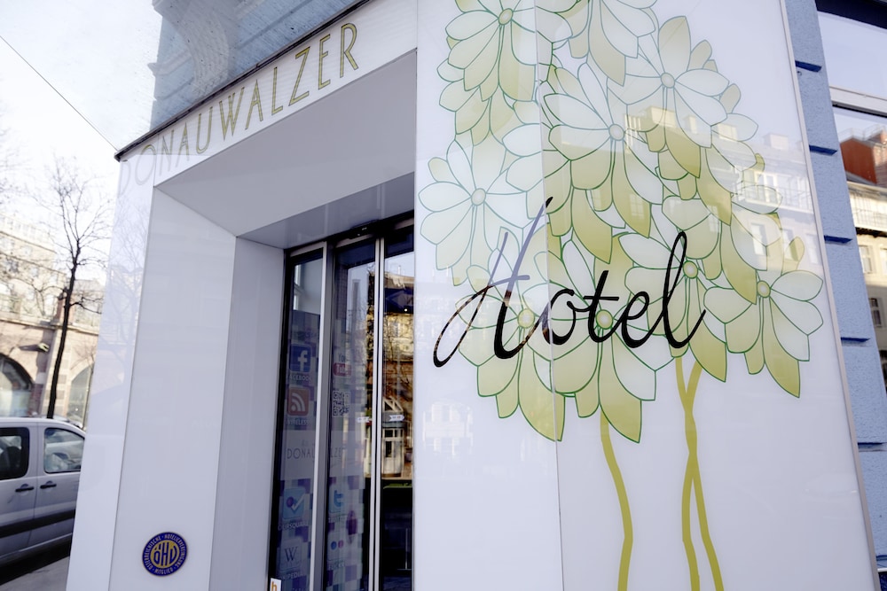 Boutique Hotel Donauwalzer 2/76