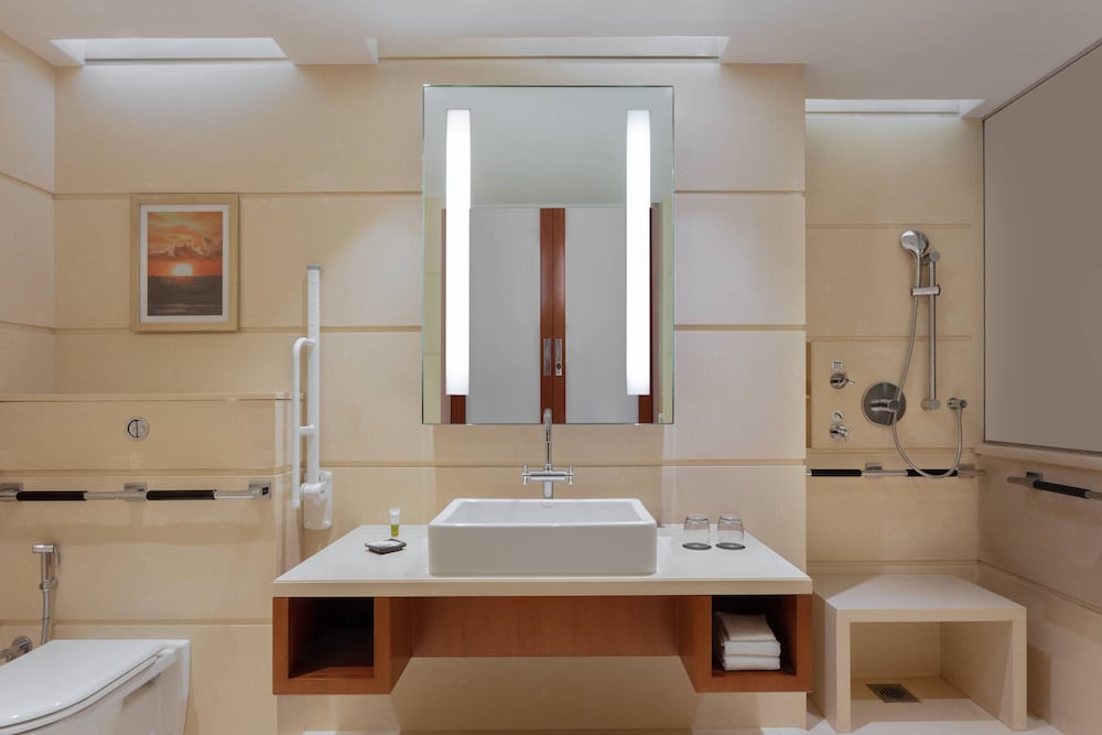 Courtyard By Marriott Kochi Airport 14/51