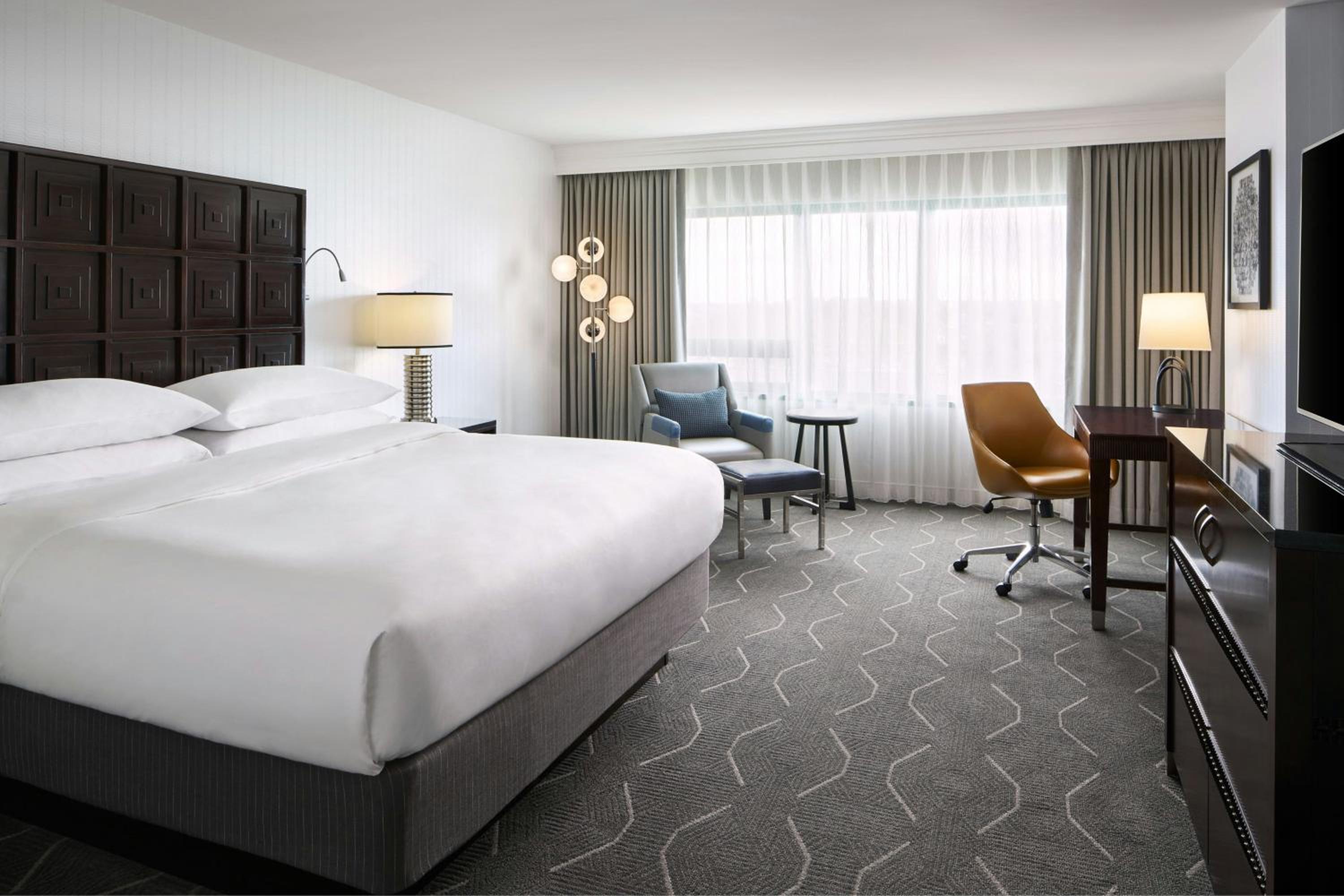 Room at RENAISSANCE HARBORPLACE HOTEL, BALTIMORE - MD
