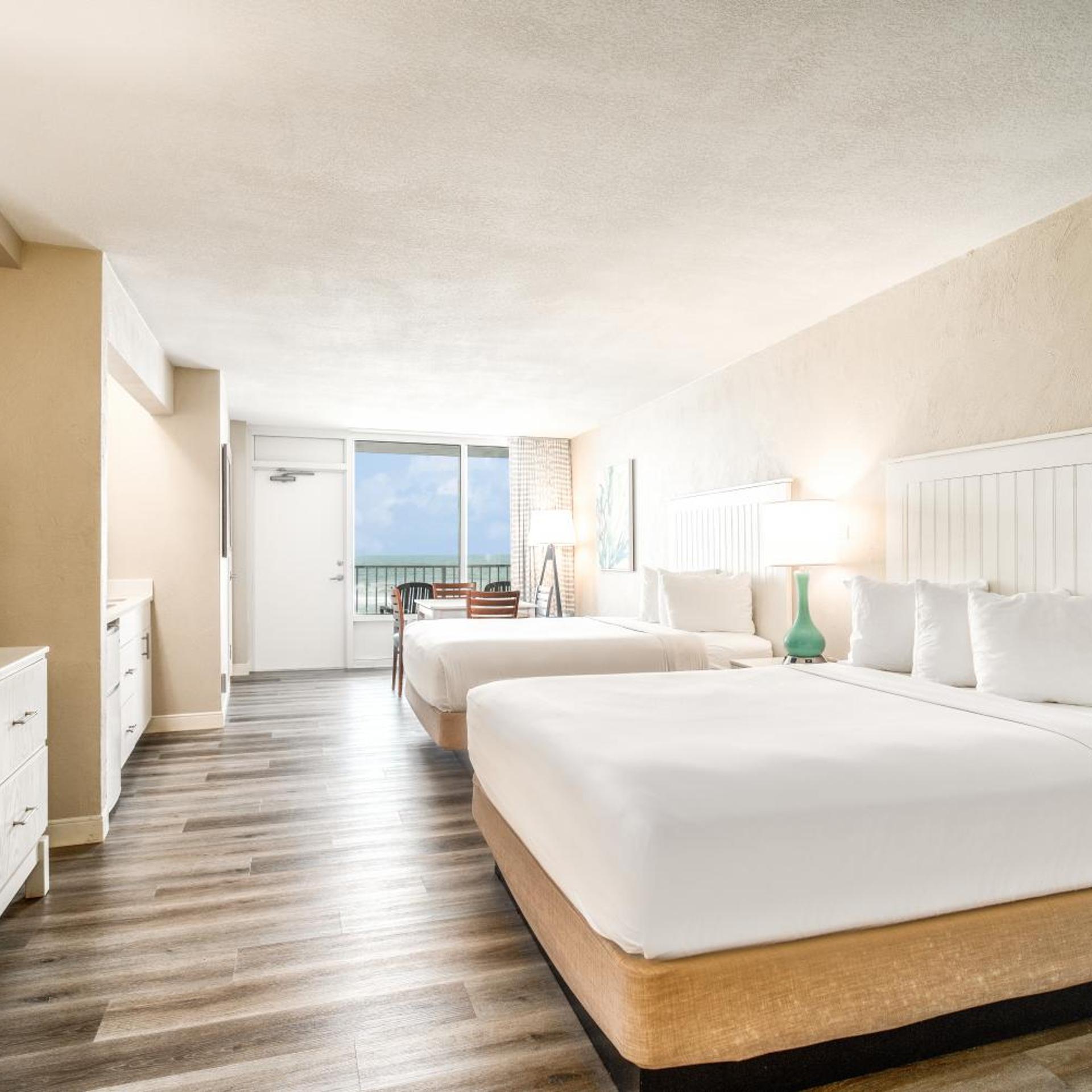 Room, Queen Bed, Ocean Front, Kitchenette