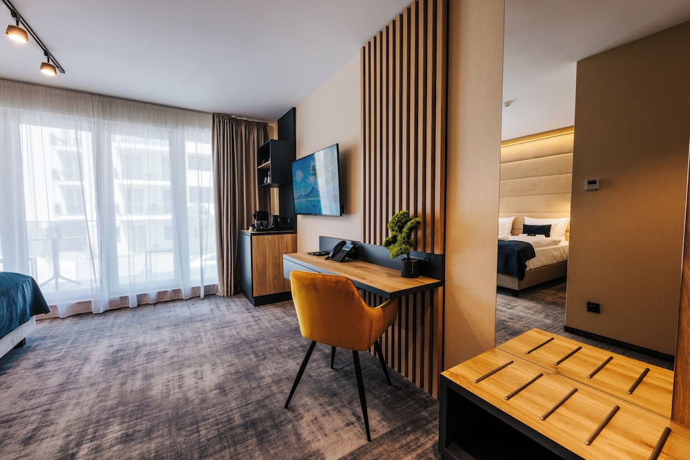 Auris Hotel 25/40