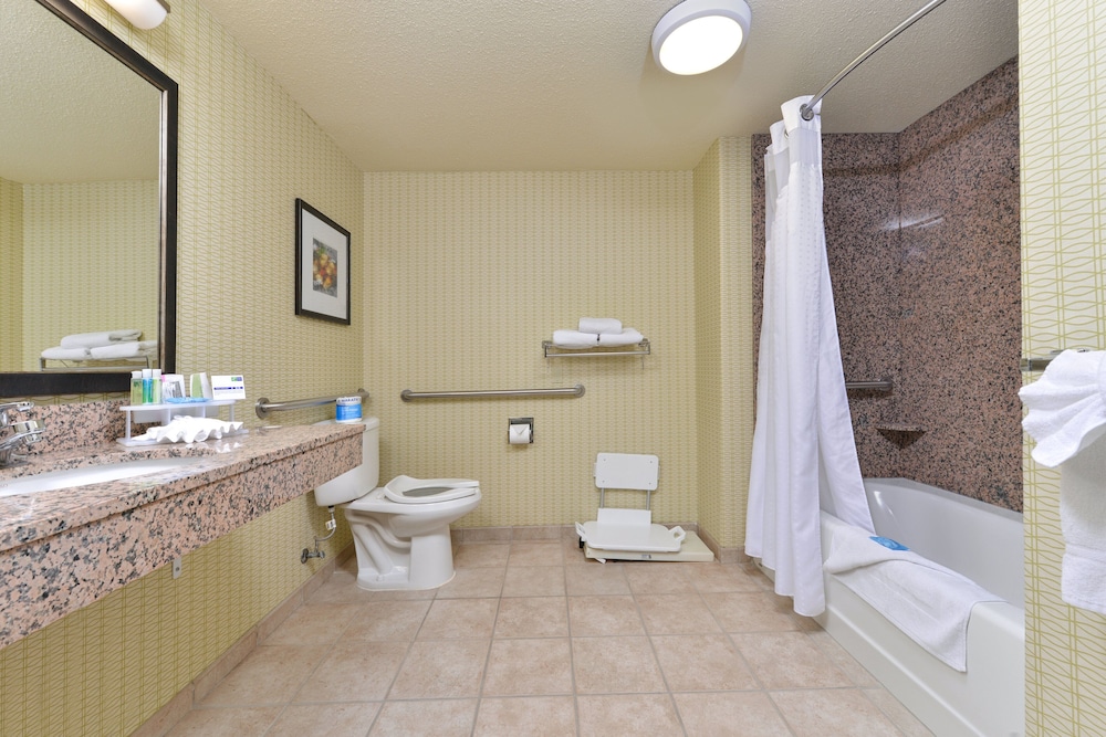 Holiday Inn Express Woodland 10/53