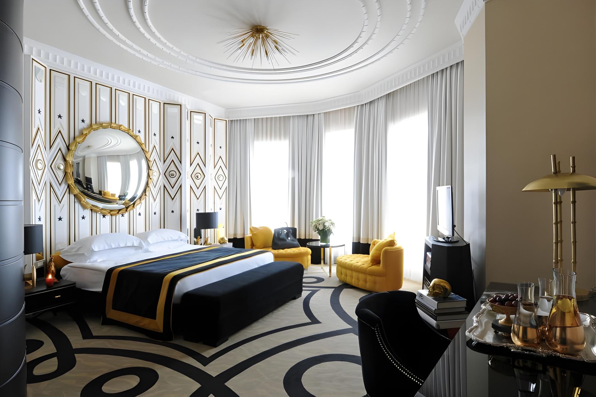 EXECUTIVE, SUITE