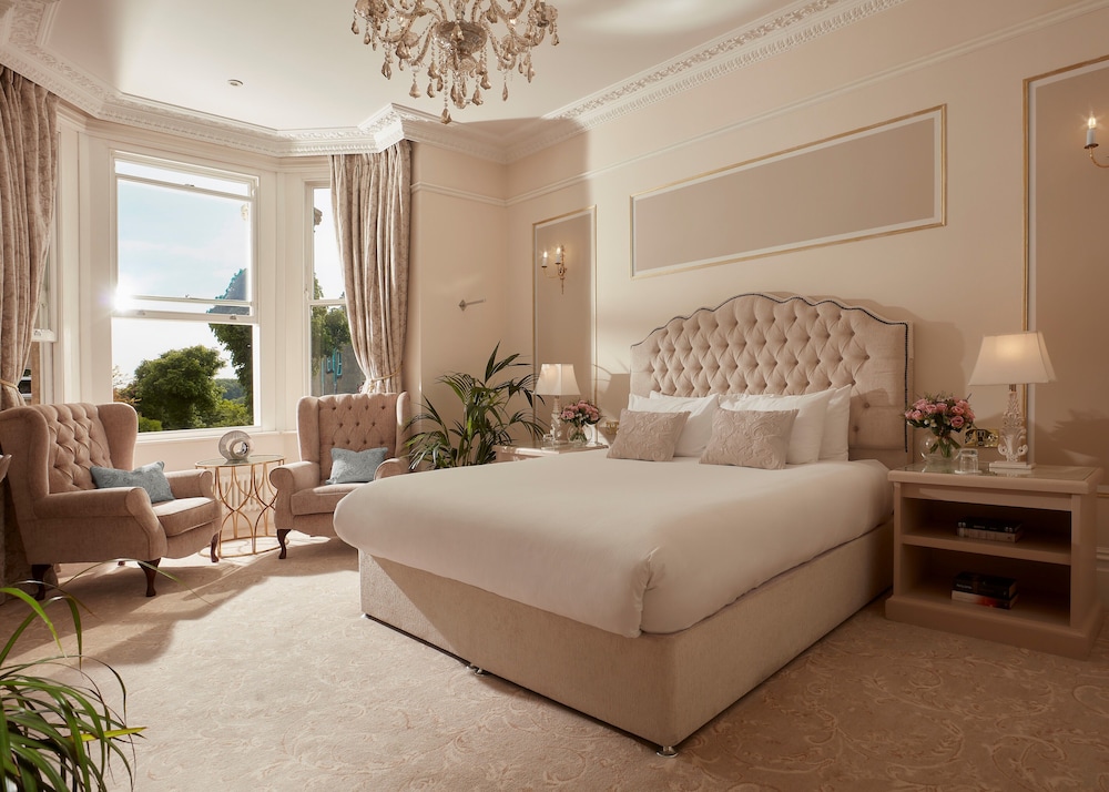 SUPERIOR, KING BED