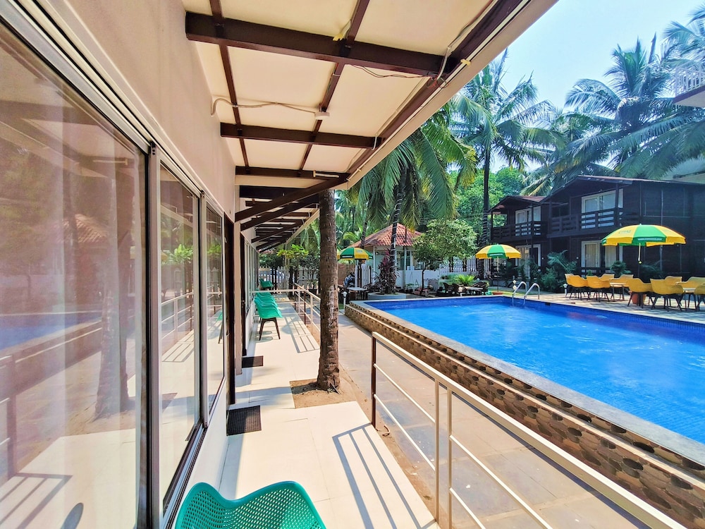 Beach Walk Resort - Goa 21/35
