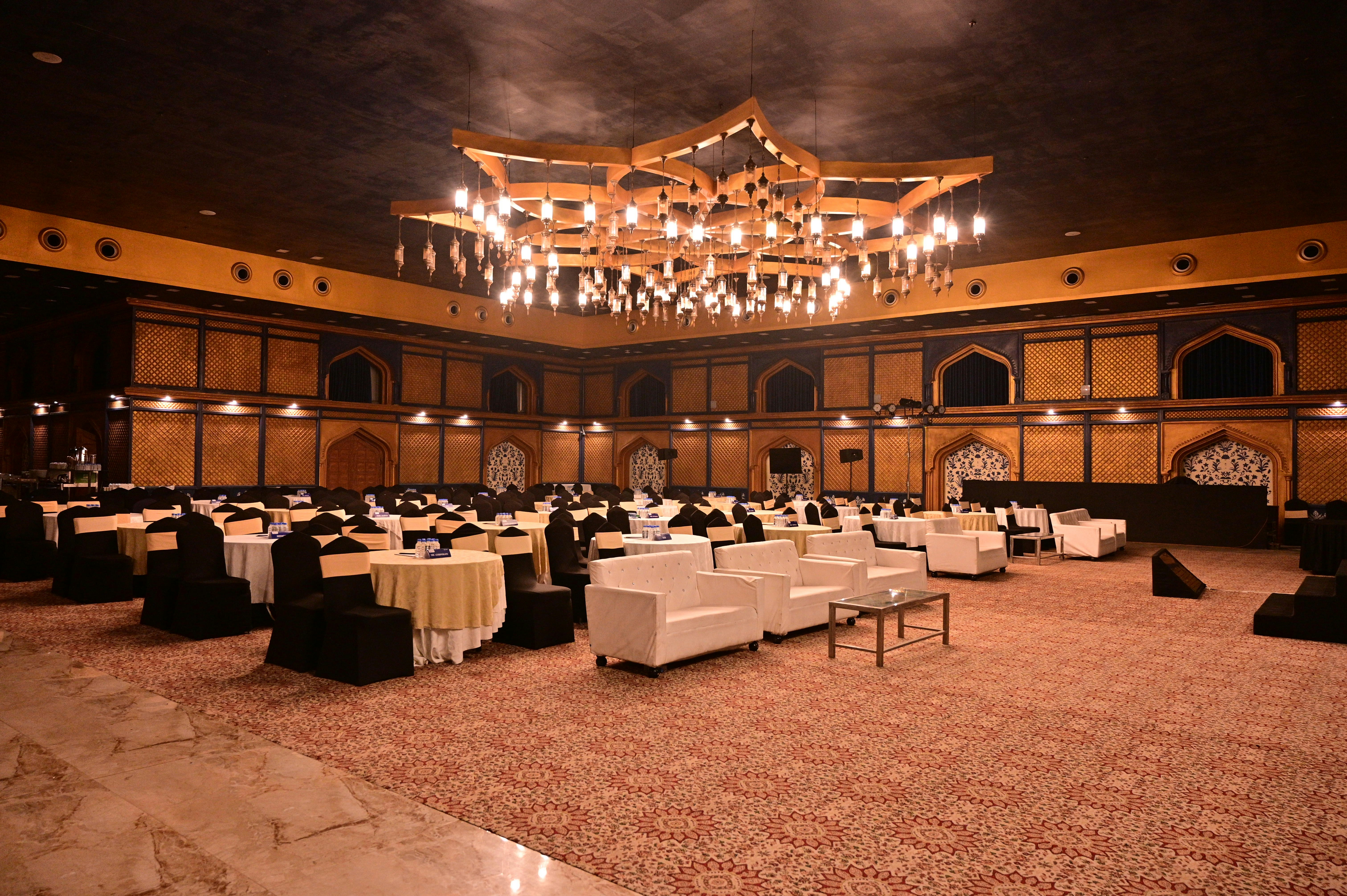 HOLIDAY INN KOLKATA AIRPORT 54/59