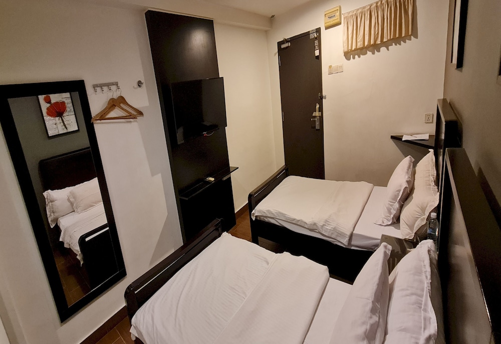 Crossroads Hotel 25/46