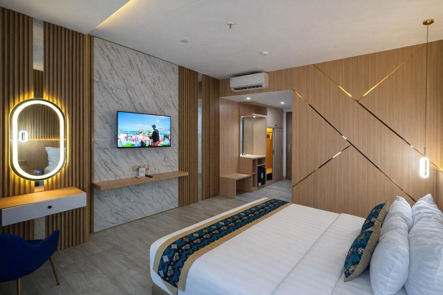 Grand, Deluxe, Double Bed, Sea View, Raja Hotel Kuta Mandalika Resort & Convention 2/10