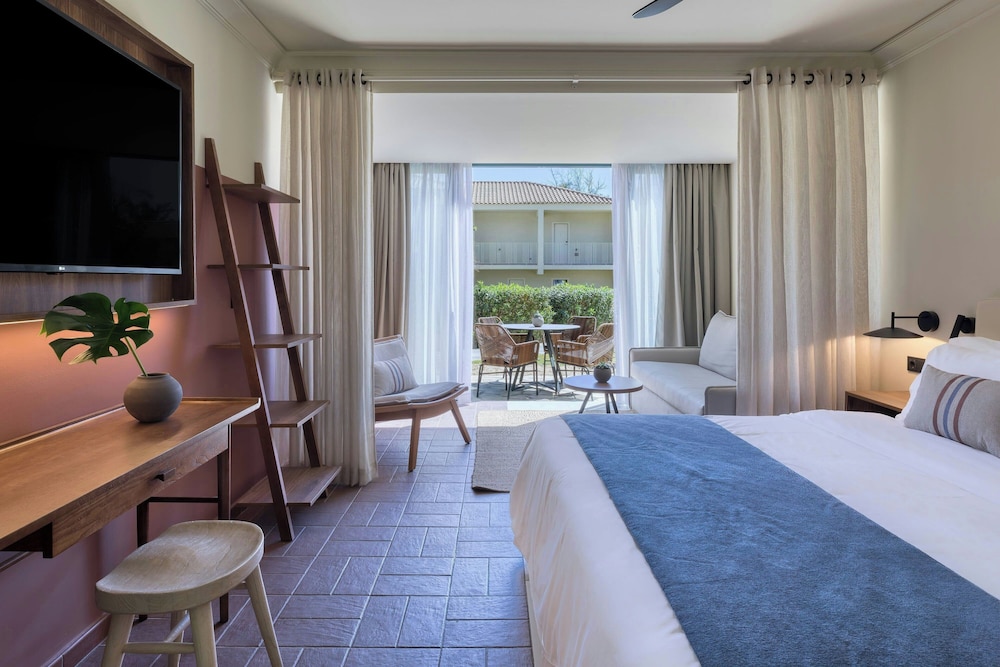 Cozy, Grand, Tropical, Suite, 2 Double Beds