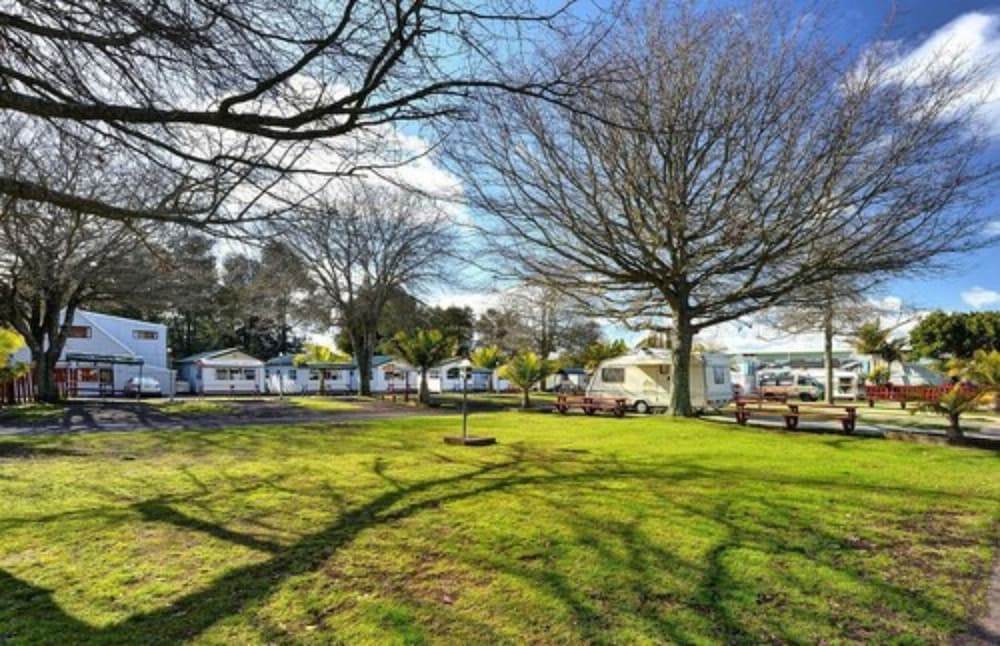 Auckland North Shore Motels & Holiday Park 53/56