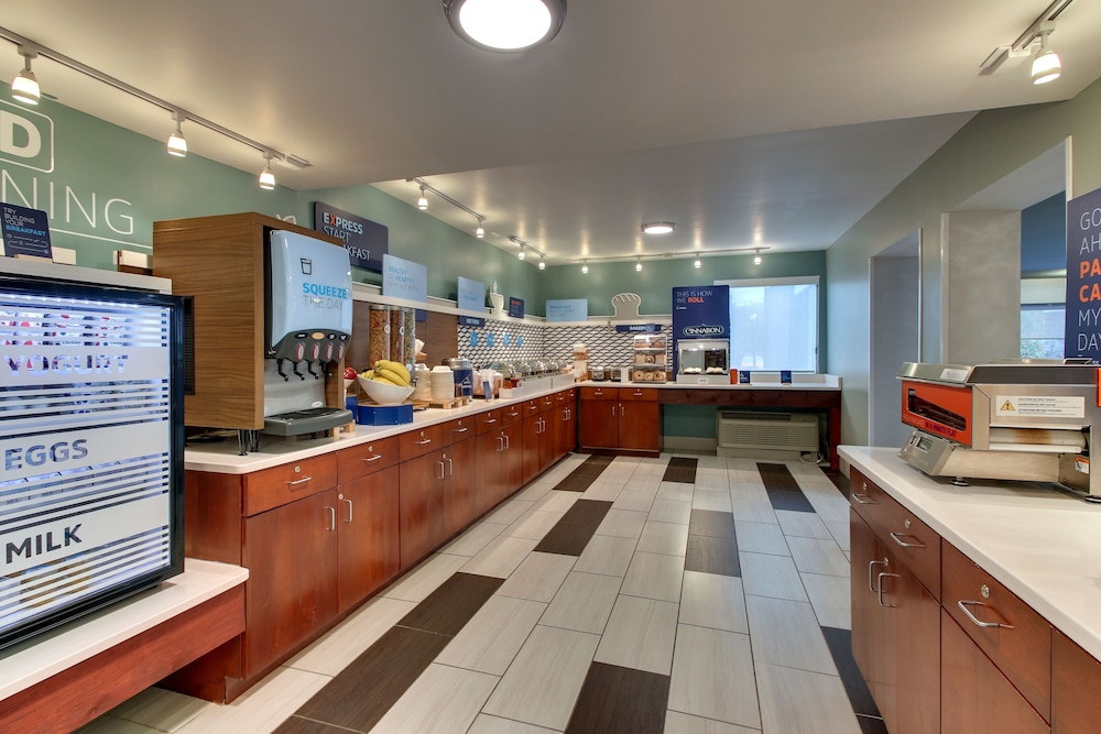 HOLIDAY INN EXPRESS PITTSTON SCRANTON AIRPORT 12/54