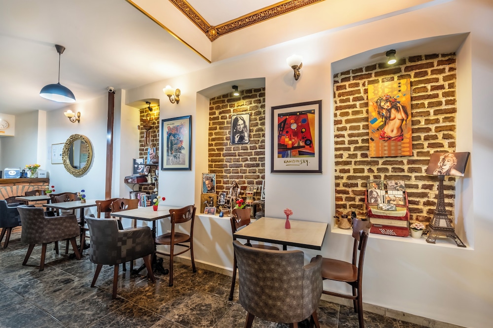 Taksim Trust Hotel (ex Ilya Pera Hotel) 53/63