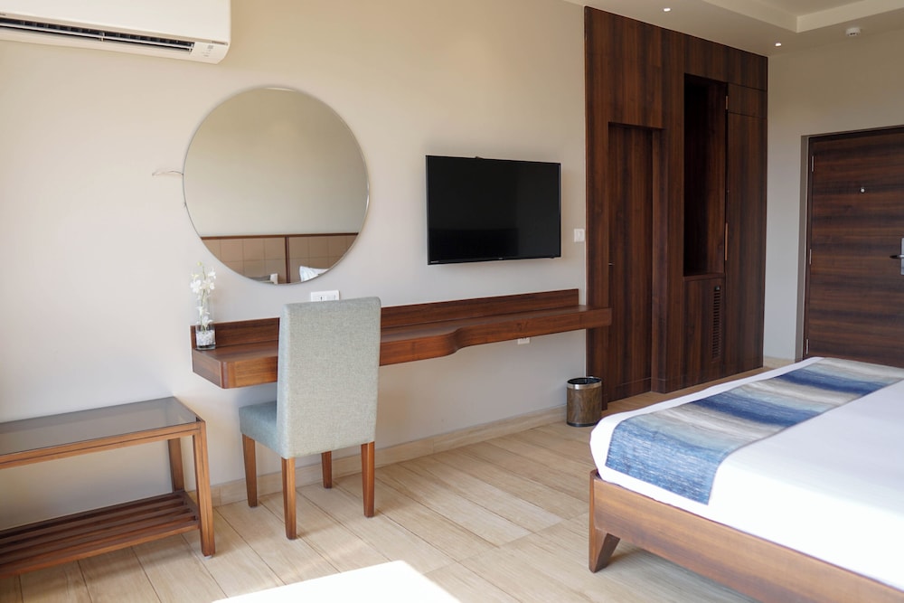Cosmique Clarks Inn Suites Goa 26/48