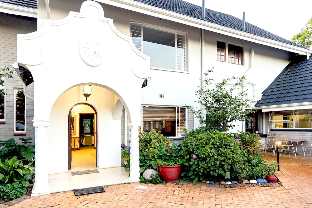 OR Tambo Guest House 4/49