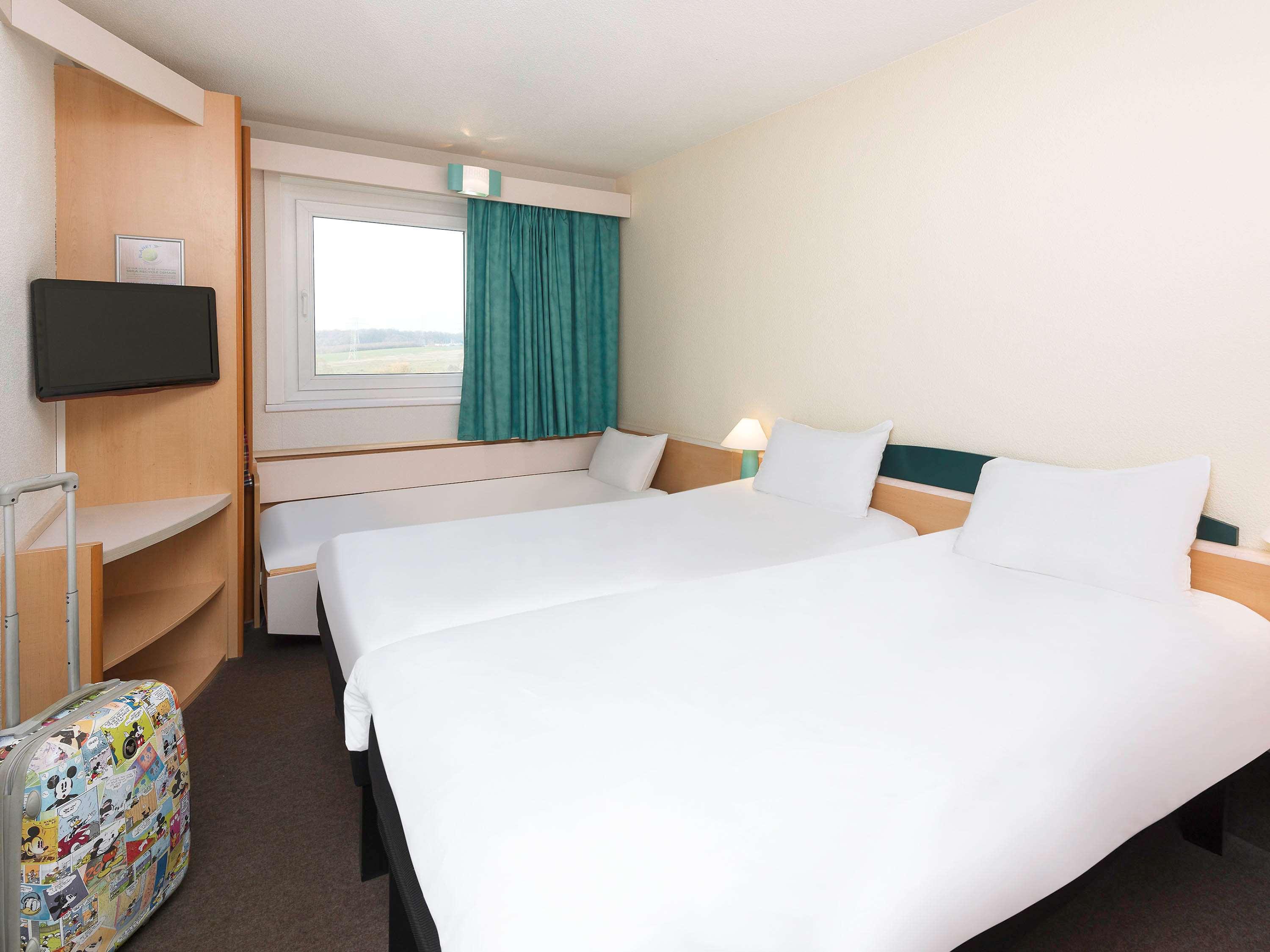 ROOM, DOUBLE BED, WITH EXTRA BED