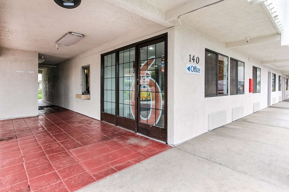 Motel6 Salinas, CA - North Monterey Area in SALINAS - CA