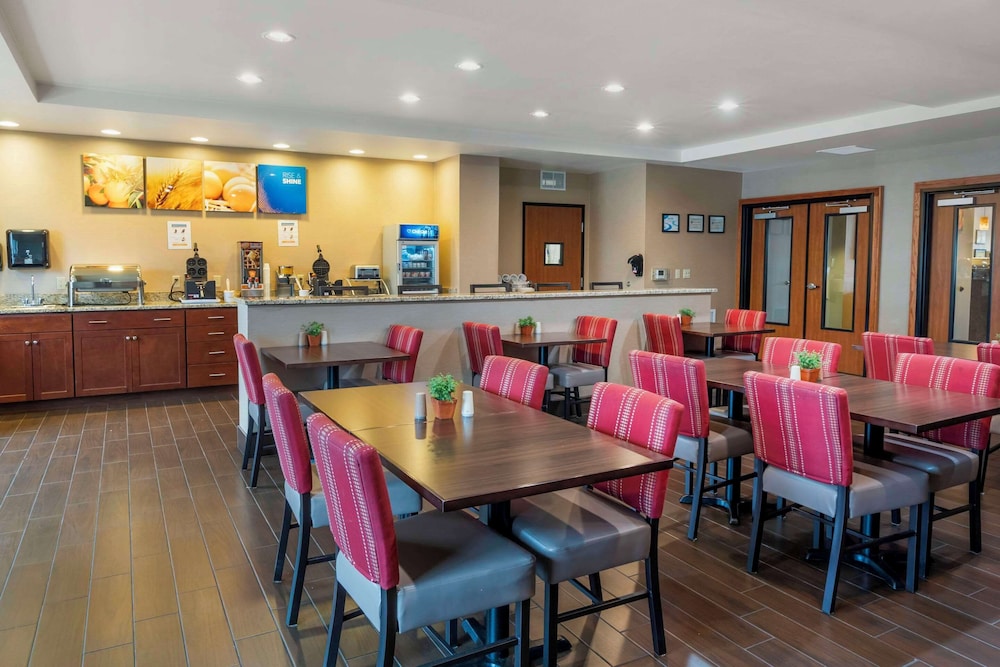 Comfort Suites Redding - Shasta Lake 38/52