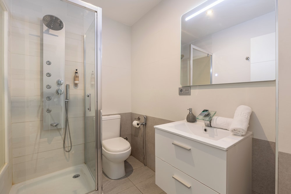 APARTAMENTOS 3000 REALEJO GRANADA CENTRO 36/40