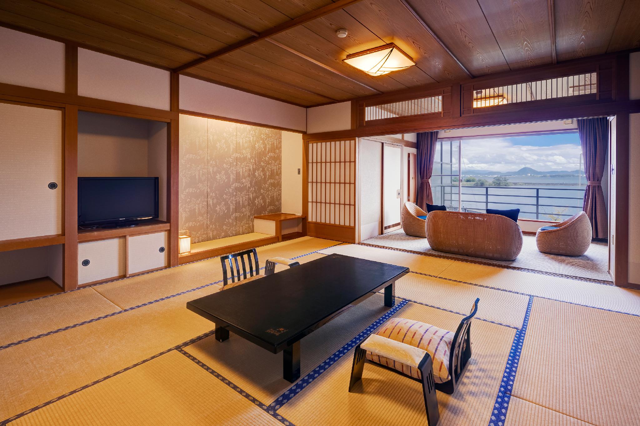 Japanese, Solo, 6 Futon Beds, Outdoor Bath