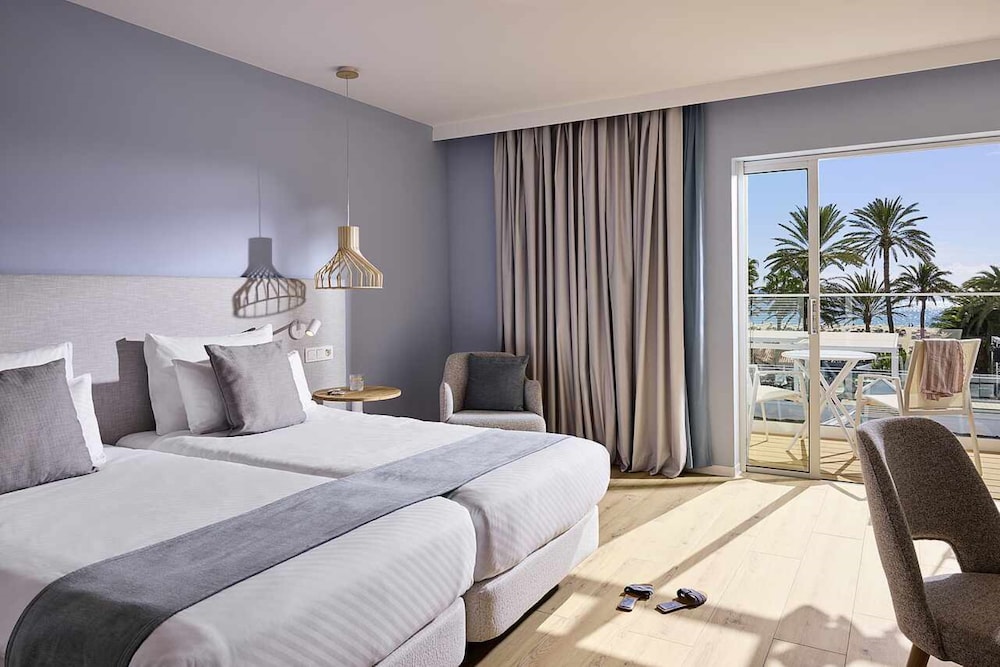 Plaza, Classic, Queen and Twin Beds