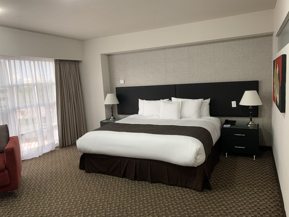 St Isidro Suites Corporate Housing SPA & Wellness Center 20/55