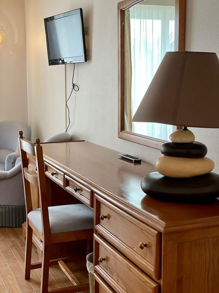 HOTEL LE CLOS DEAUVILLE SAINT-GATIEN 47/57