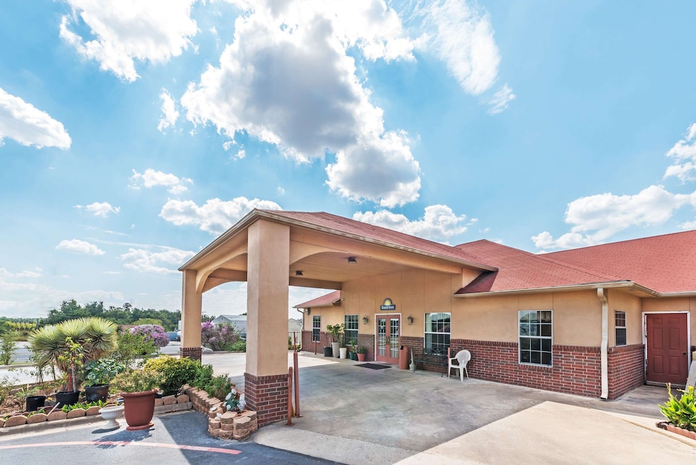 Days Inn by Wyndham Gainesville 3/49