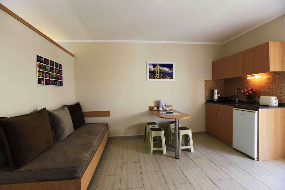 Sun City Apartments 23/42