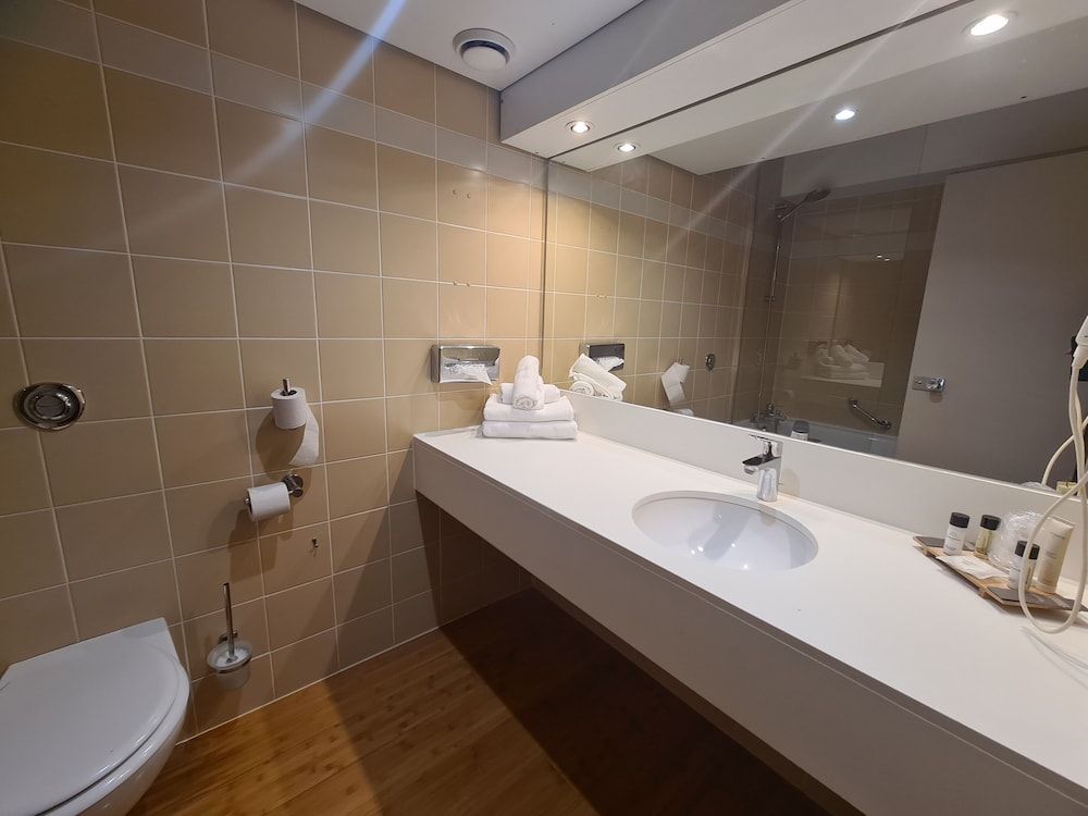 C Suites 9/56