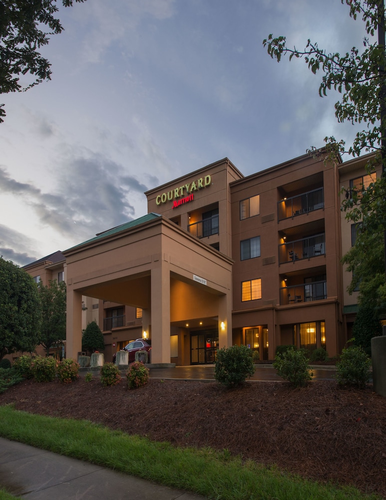 Courtyard By Marriott Winston-Salem Hanes Mall in WINSTON SALEM - NC