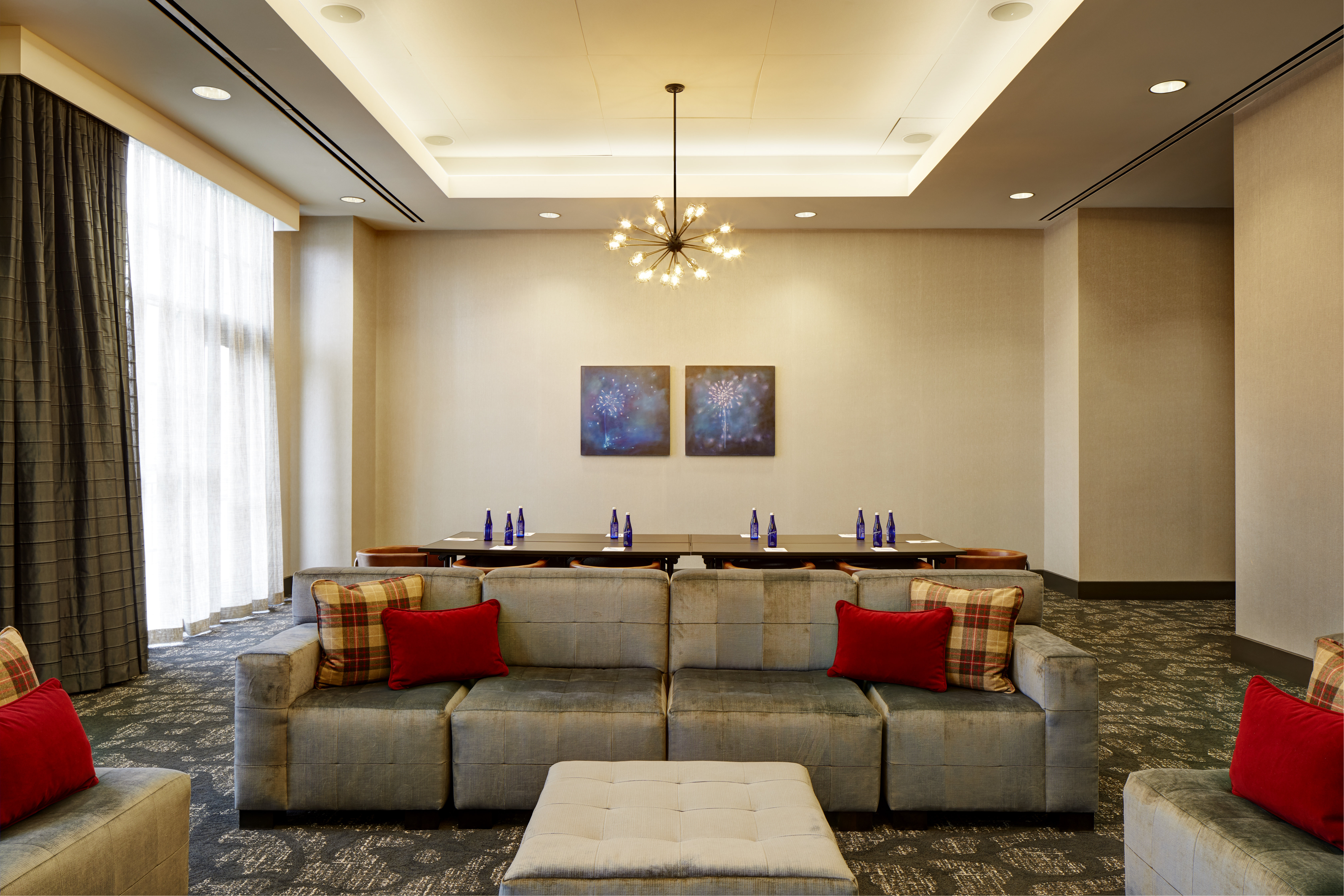 Archer Hotel Burlington 39/80