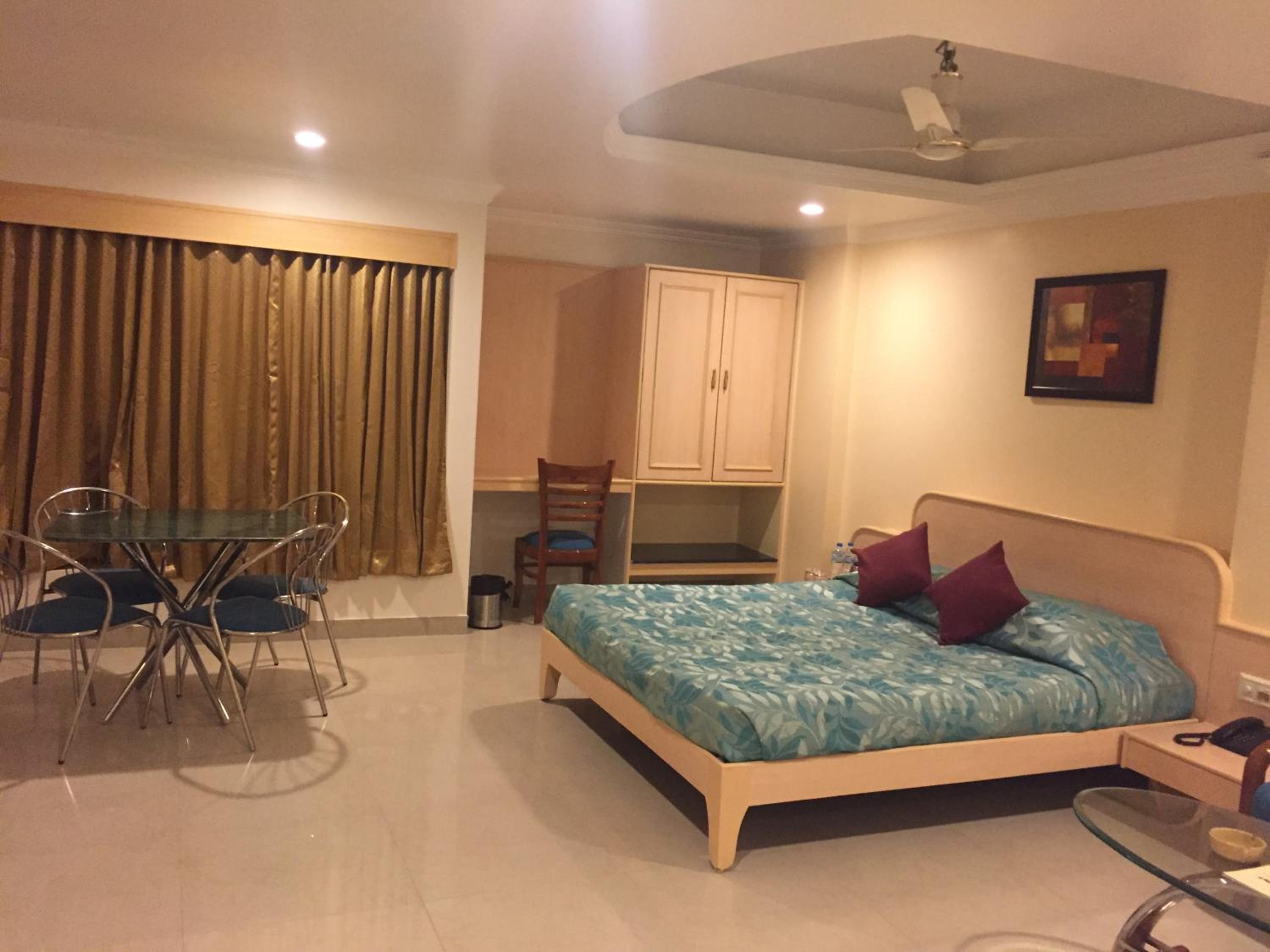 Hotel Sarthak 10/36