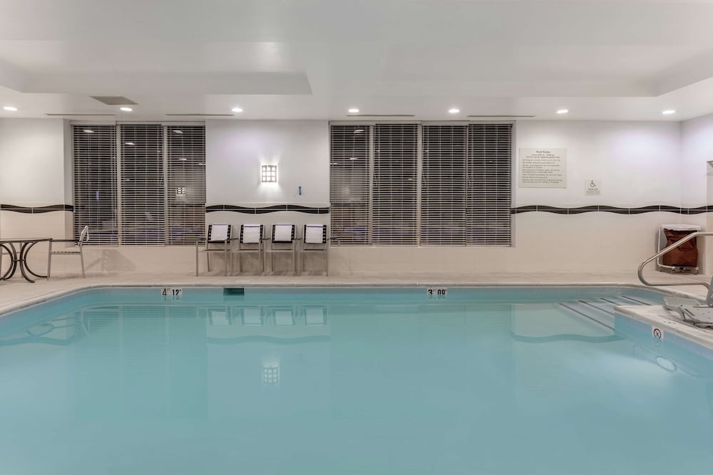 Hampton Inn Richmond South 16/28