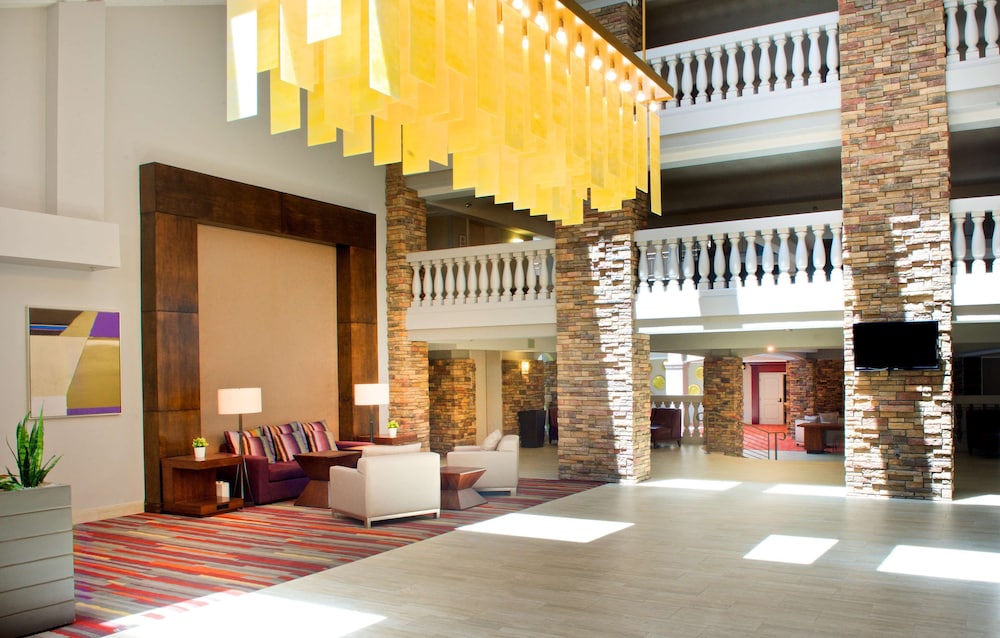 Embassy Suite Hotel Colorado Springs 9/68