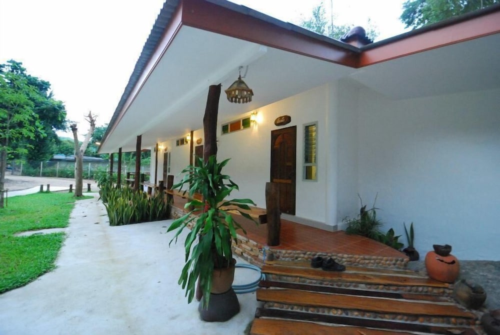 Lundaresort & Orchid 7/50