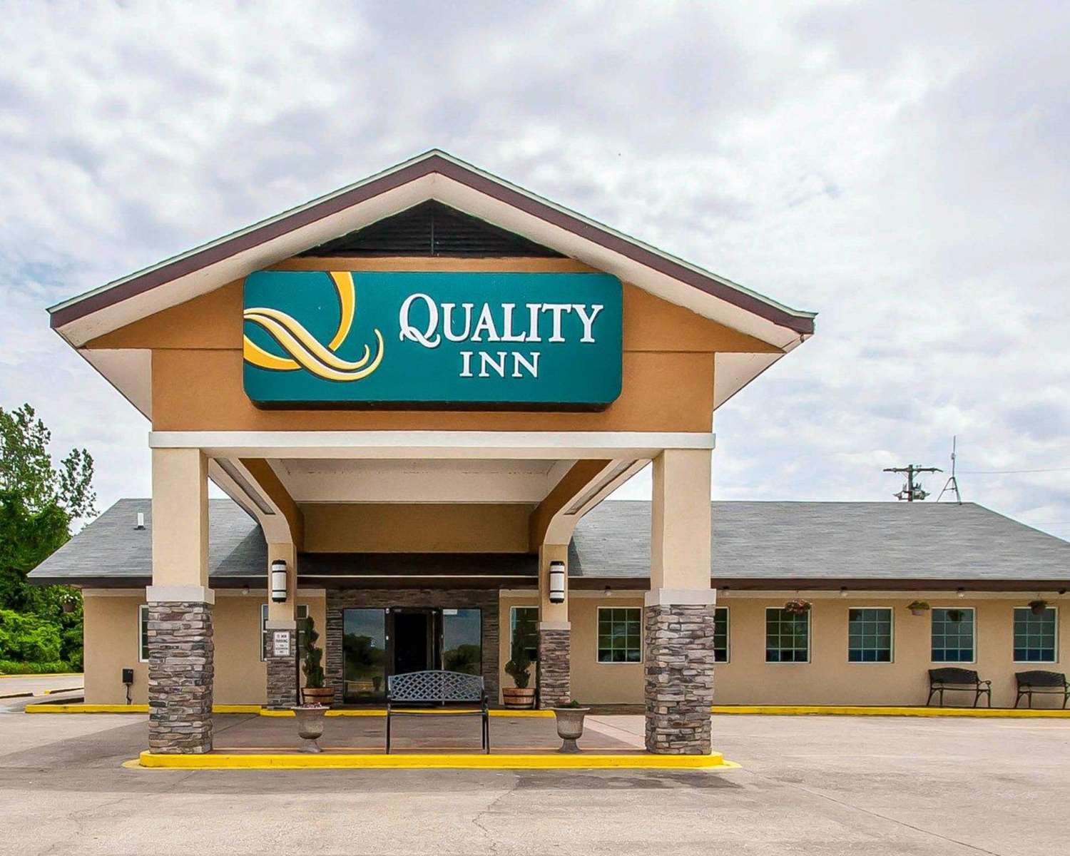 Quality Inn Cairo I-57 4/14