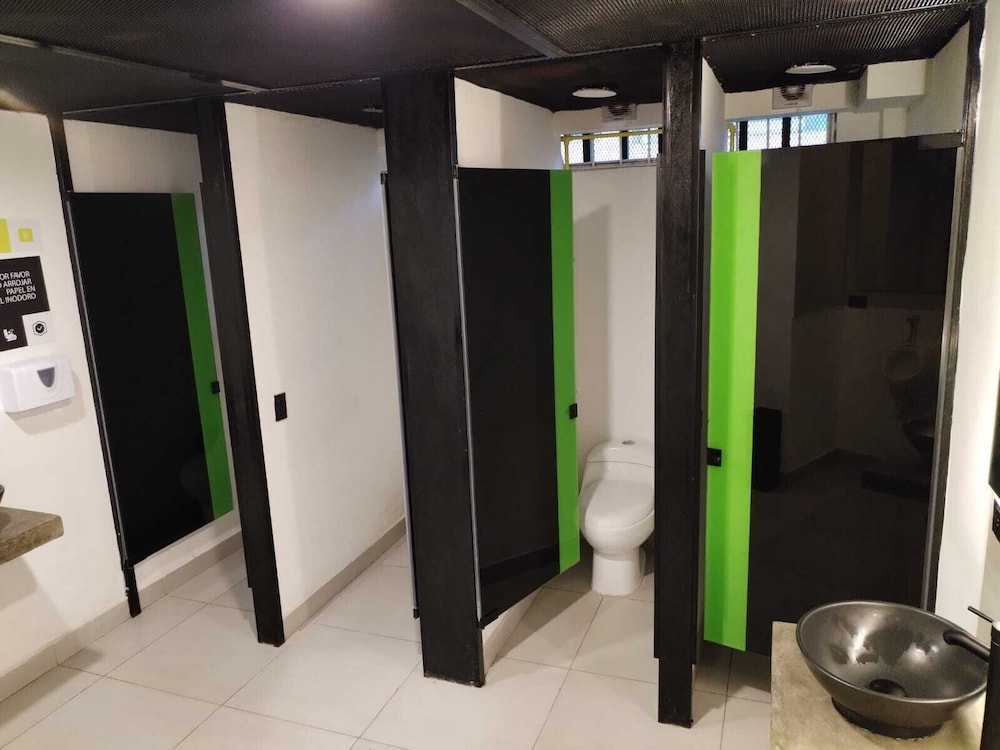 Hostel Joy Cll 85 45/47