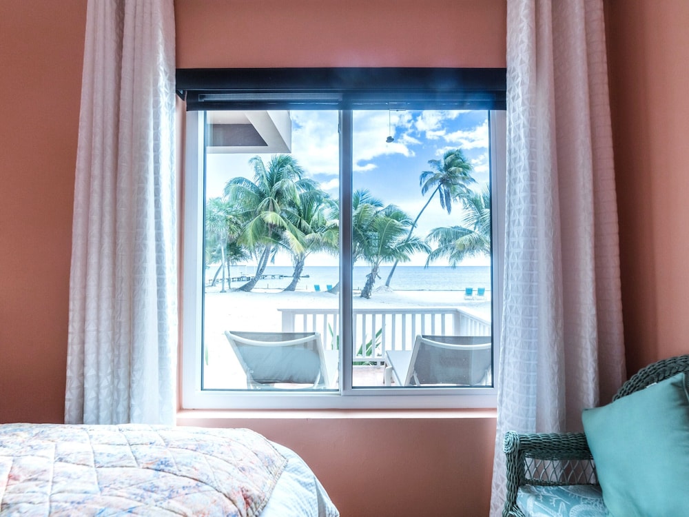 Sapphire Beach Resort 28/77