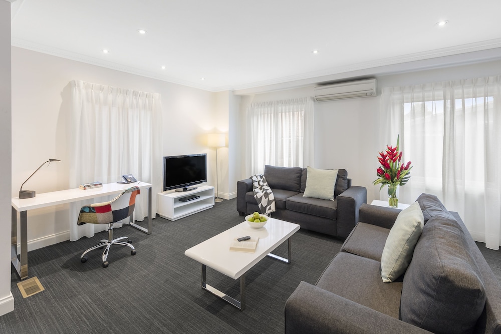 Kimberley Gardens Hotel 52/72